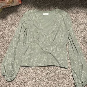 Sage green long sleeve cropped shirt🌿